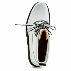 Raywood Alpine Hiker White